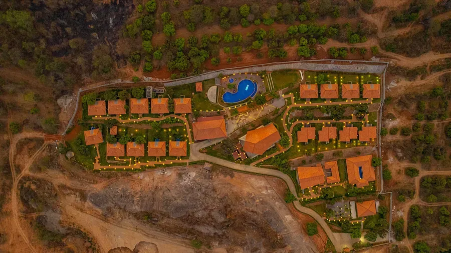 Ravishing_Retreat_-_Aerial_Shot_3_urfn2d